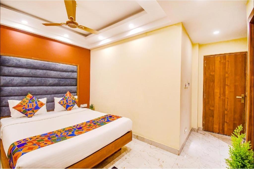 Hotel Aqua Tulip Calcutta  Esterno foto