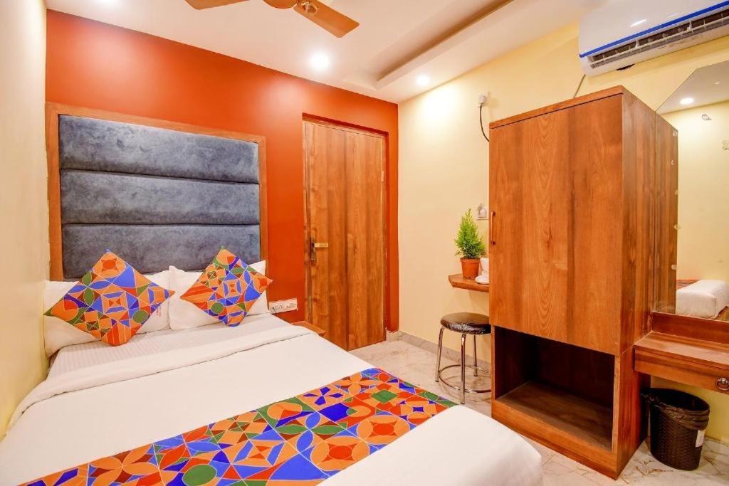 Hotel Aqua Tulip Calcutta  Esterno foto